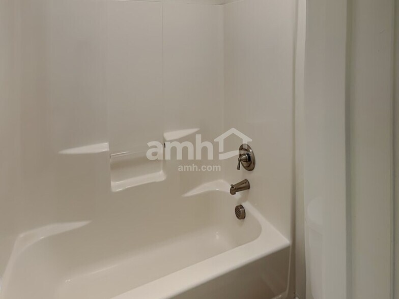 Building Photo - 3047 Romain Trail