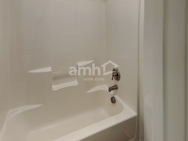 Building Photo - 3047 Romain Trail