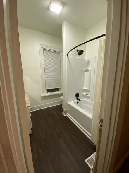 Bathroom - 1430 S Floyd St