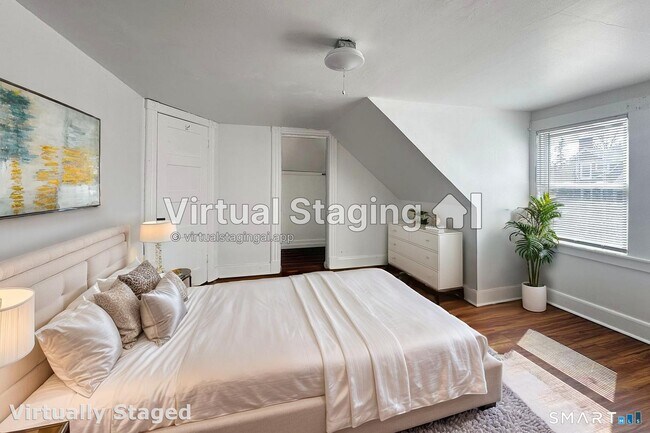 Building Photo - 394 High St