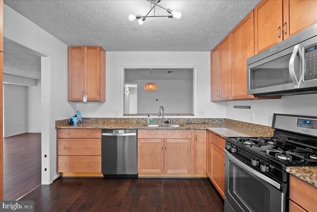 Building Photo - 2228 Hunters Run Dr