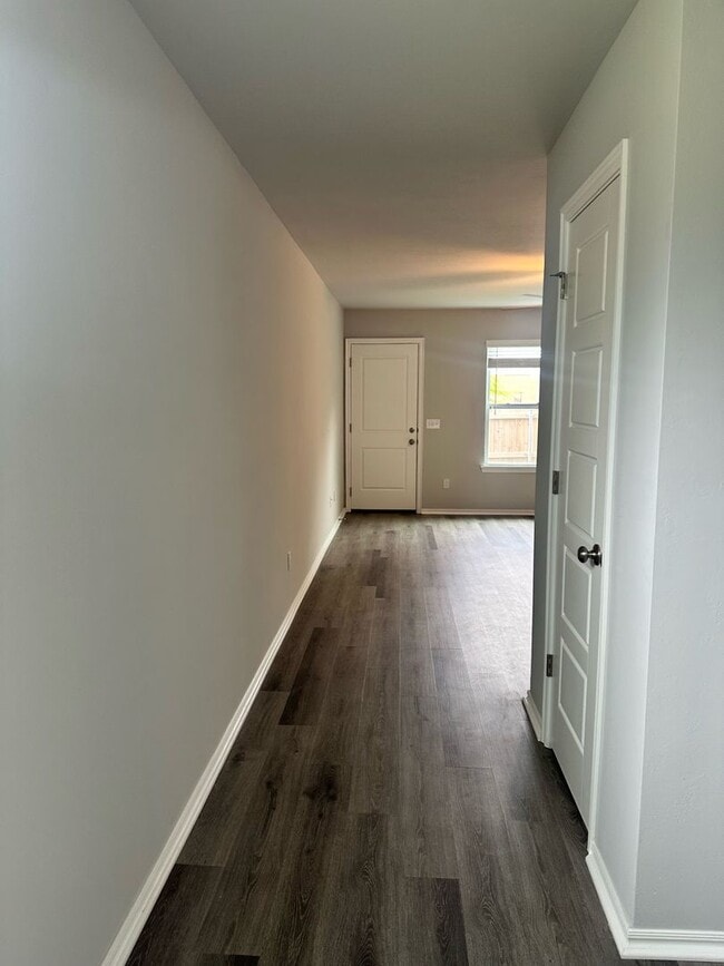 Building Photo - 1st Month Free!