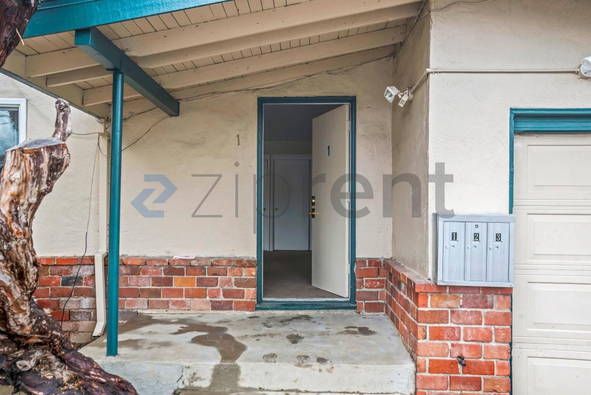Building Photo - Unit 1