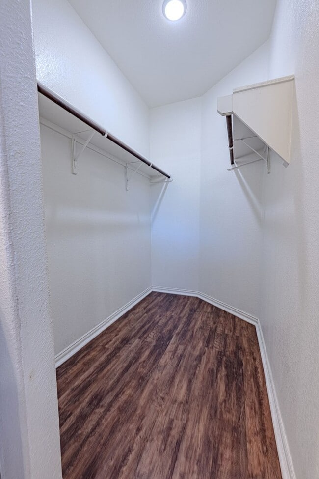 Building Photo - 7 Glass Ranch Rd