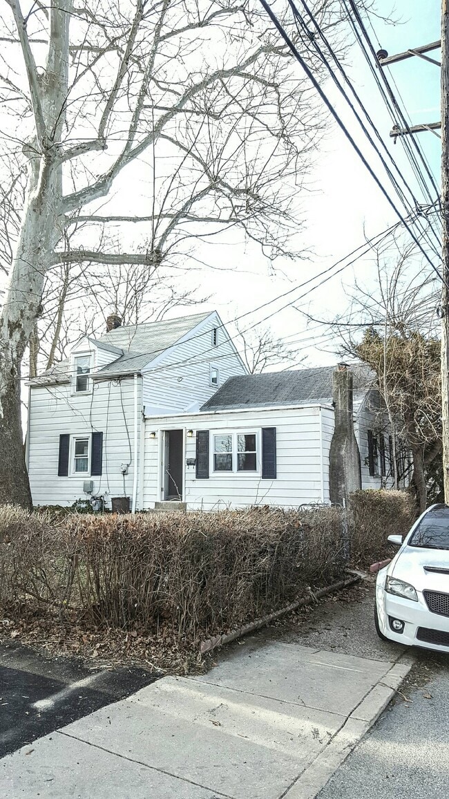 Building Photo - 1502 Market St