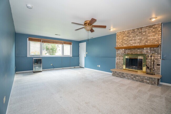 Building Photo - 16409 Winding Creek Rd