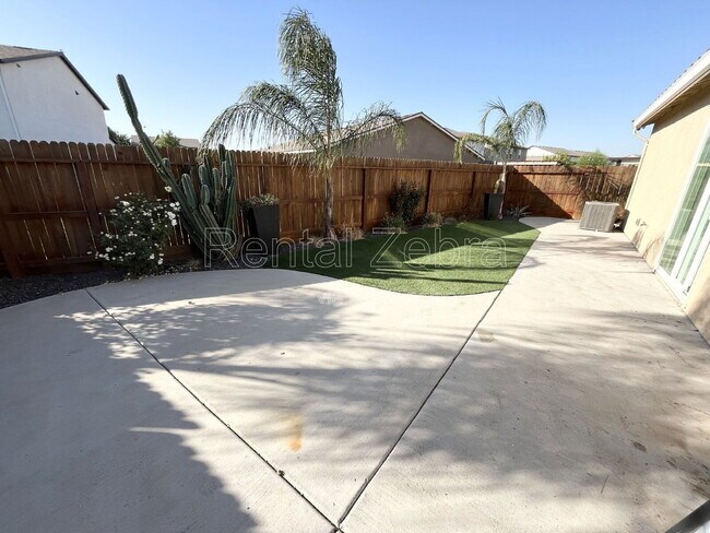 Building Photo - 614 Andrea Dr