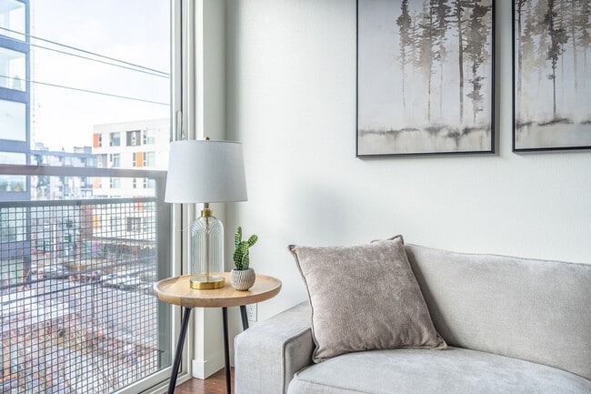 Building Photo - 2407 E Union St