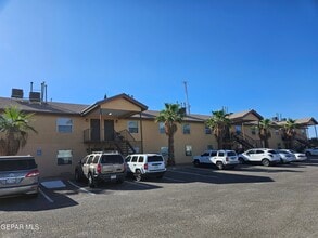 Building Photo - 592 Bartlett Dr