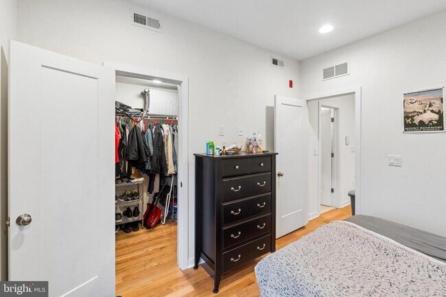 Building Photo - 925 N 20th St