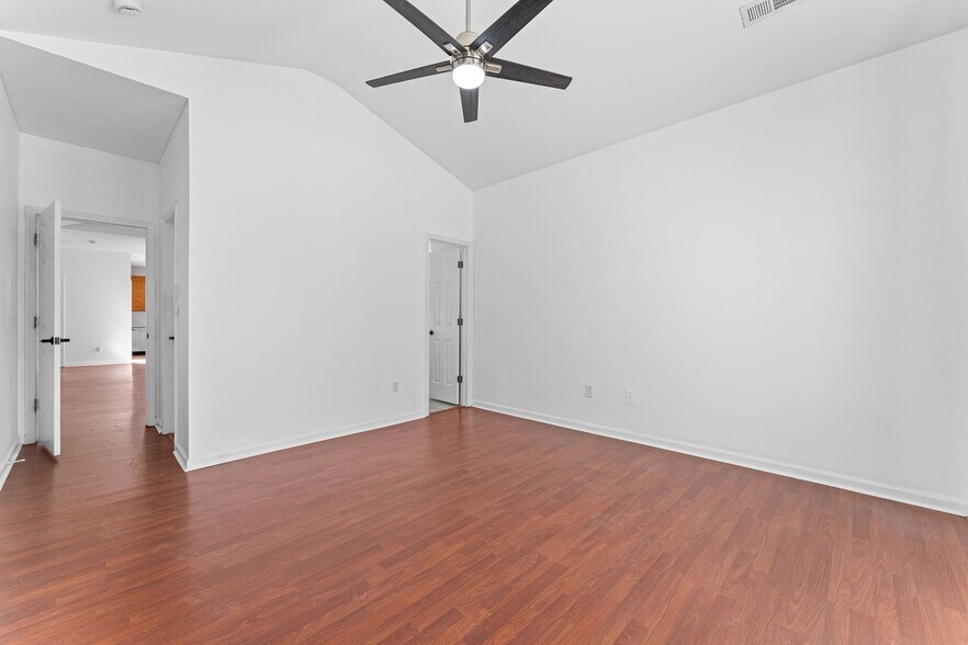 Building Photo - 4 Maravista Ave