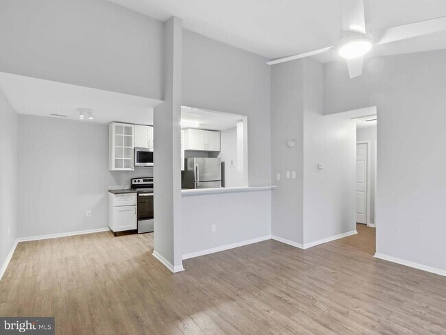 Building Photo - 11510 Little Patuxent Pkwy