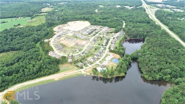 Building Photo - 417 Lakeview Way