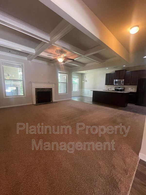 Building Photo - 7350 Silk Tree Pointe