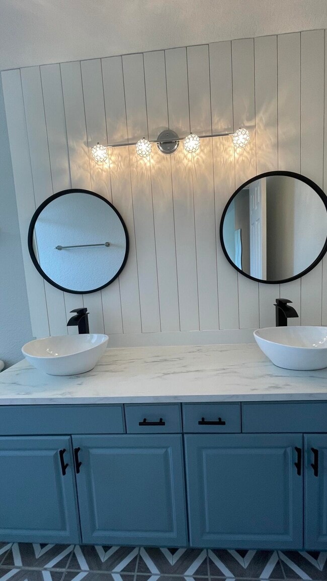 Building Photo - 6722 Duval Ave