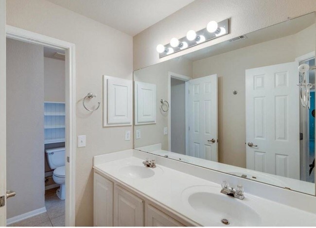 Building Photo - 15433 Whistling Straits Dr