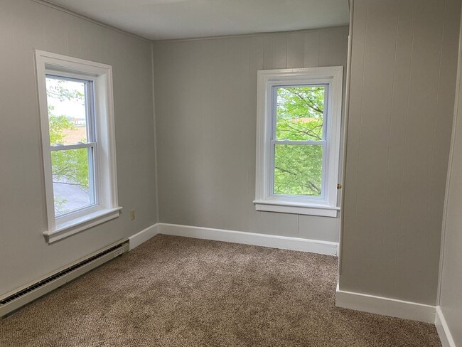 Building Photo - Coming soon! 4 Bedroom Farmhouse for Rent ...