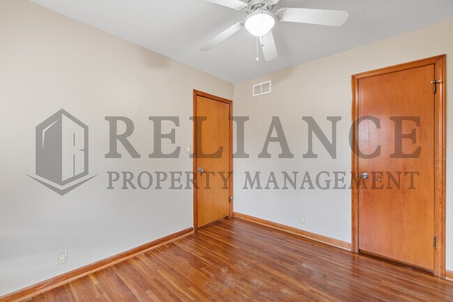 Building Photo - 1720 S Windsor Rd