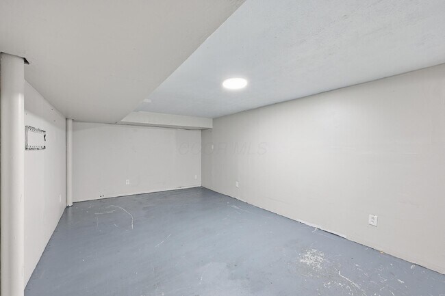 Building Photo - 5240 Carbondale Dr