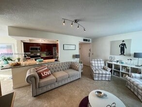 Building Photo - 16570 NE 26th Ave