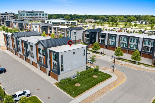 Building Photo - 1071 Brookwood Dr