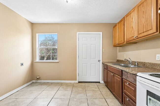 Building Photo - gme2152