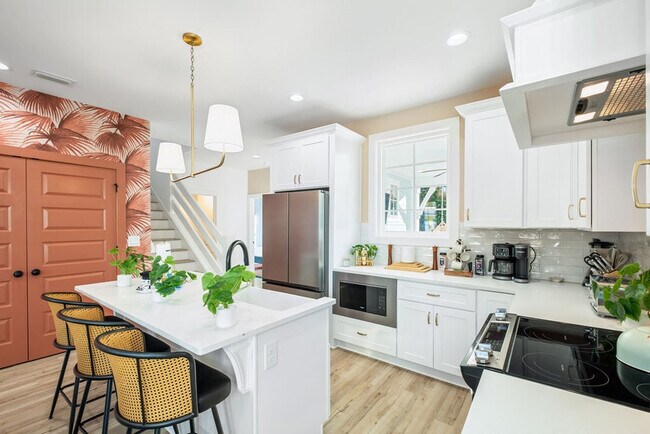 Building Photo - 19901 Charlie Claude Dr