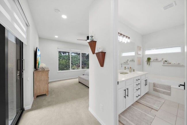 Building Photo - Fully Furnished 3 beds 3 bath Annual Rental with Private Heated Pool in Ventura Pelican Marsh