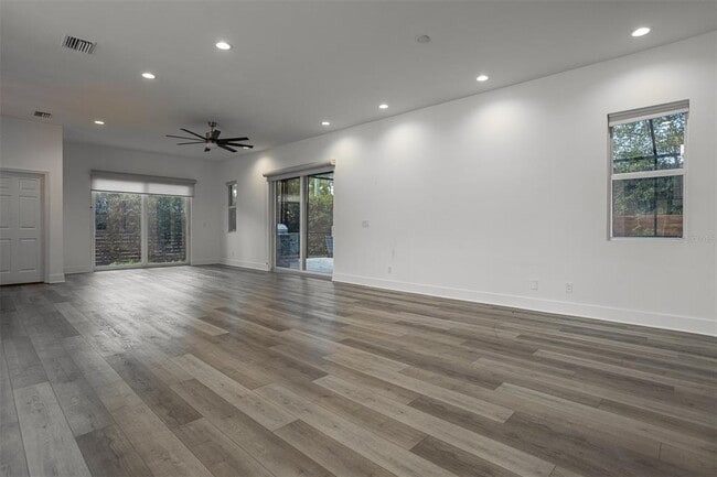 Building Photo - 2700 N Myrtle Ave