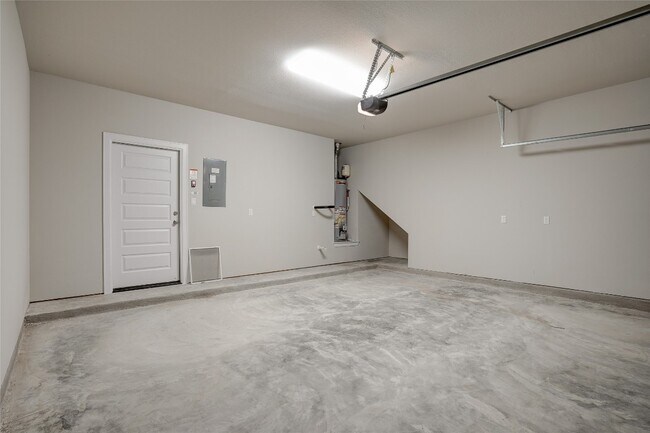 Building Photo - 135 Living Reef Dr