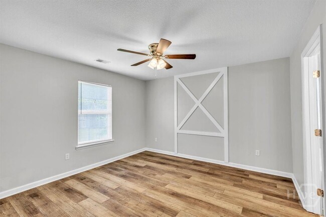 Building Photo - 35 Valley Oak Dr