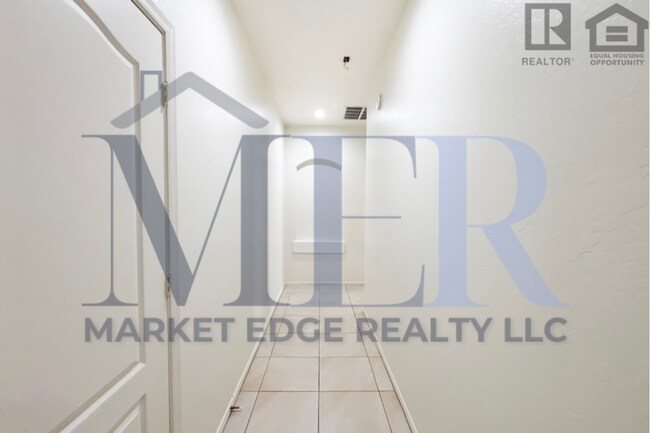 Building Photo - 4Bed/2Bath Furnished Home w/3 Car Garage! Move-In Ready on 05/28/2026! -- RV GATE!