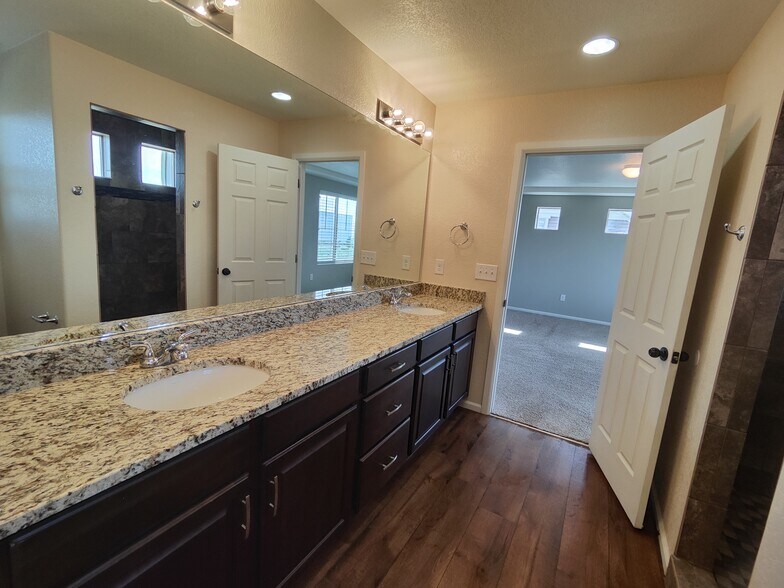 Double Vanity master bath - 17778 E 44th Ave