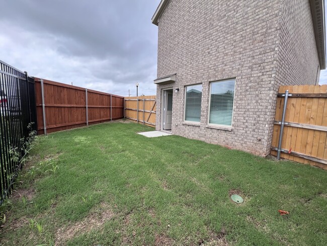 Building Photo - 2317 Wolford Ct