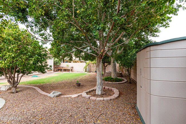 Building Photo - 6321 W Linda Ln