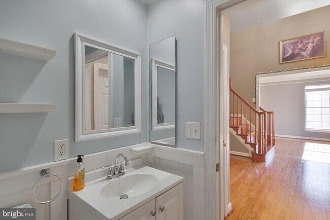 Building Photo - 15309 Lions Den Rd