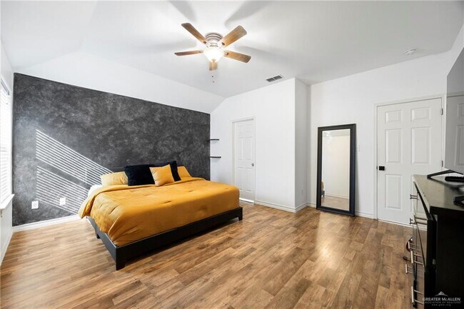 Building Photo - 25 Alvarado St