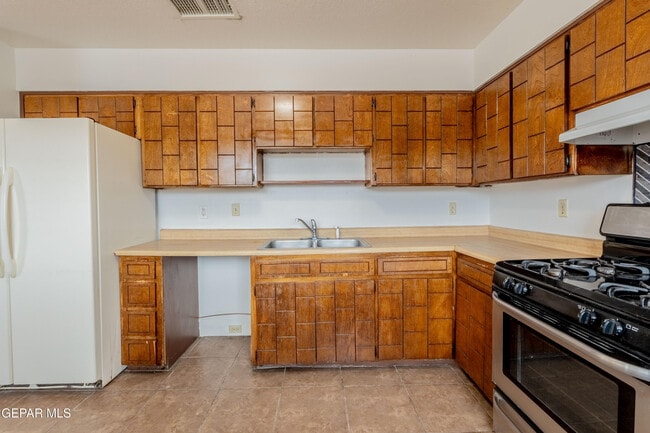 Building Photo - 921 Wier Ln