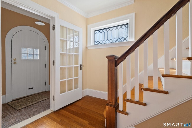 Building Photo - 1955 Chapel St