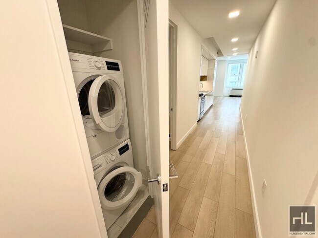 Building Photo - BROAD STREET