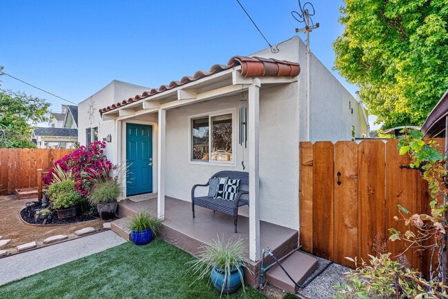 Building Photo - 37 Portola Ave