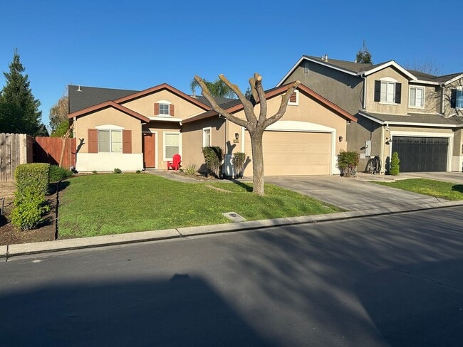 Building Photo - 2541 Carnival Dr