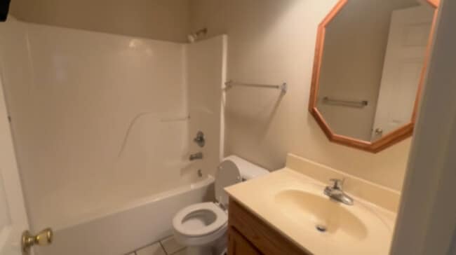 Building Photo - 3867