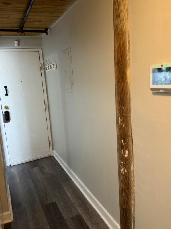 Building Photo - 201 S Hoskins Rd