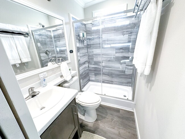 Building Photo - "Charming 2-Bedroom Retreat in River Ranch...