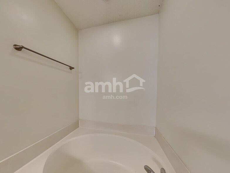 Building Photo - 223 Eagle Ridge Rd