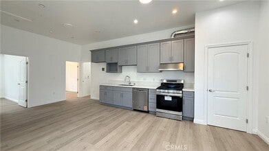 Building Photo - 656 E I St