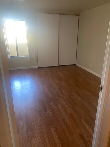 Building Photo - 281 Juana Ave