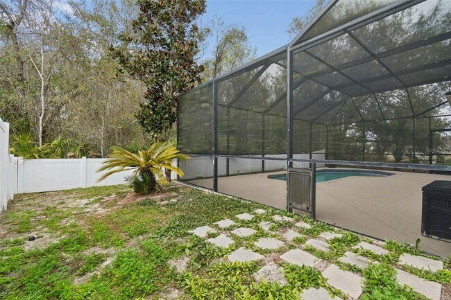 Building Photo - 18154 Sandy Pointe Dr