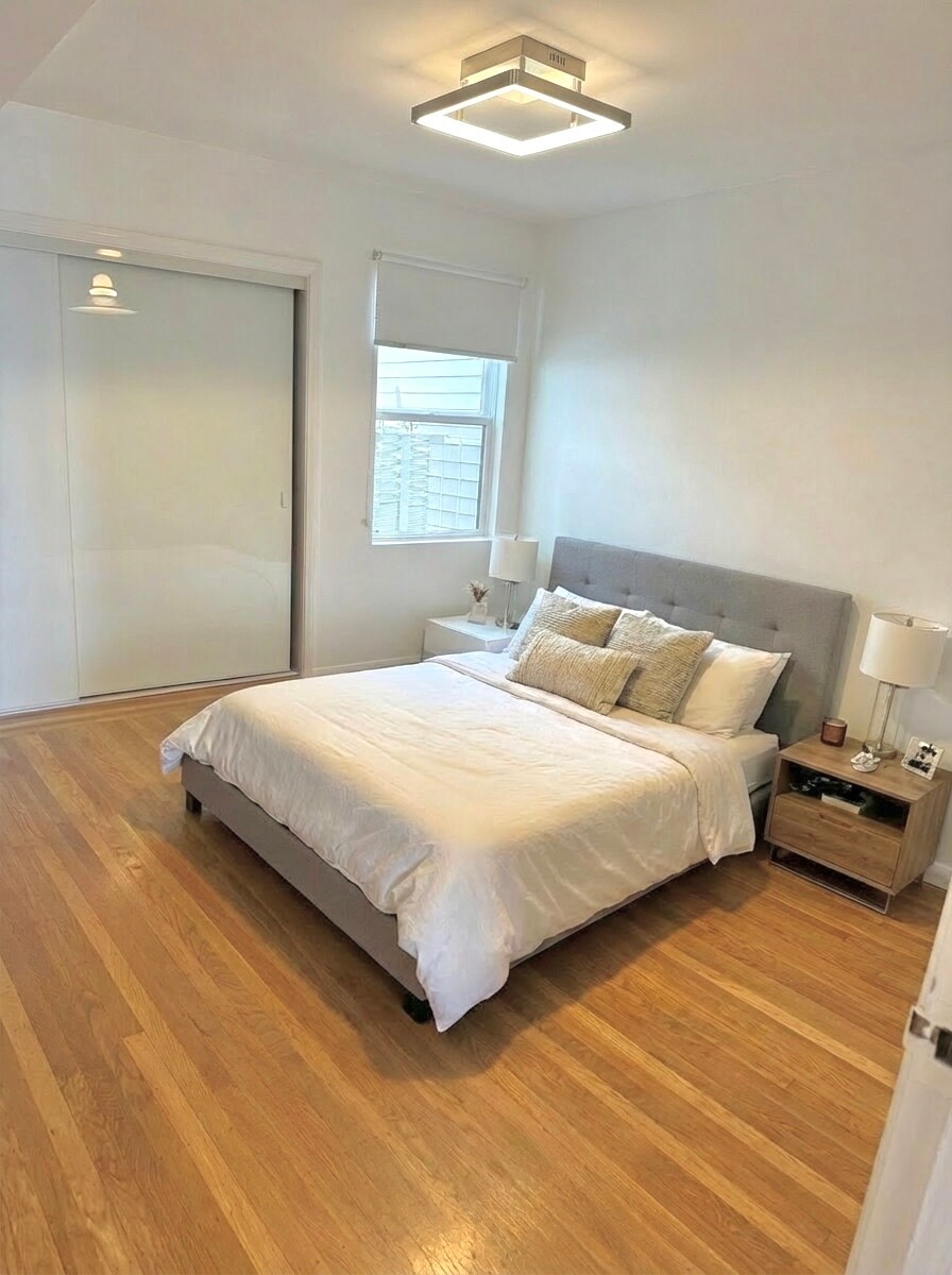 Bedroom - 1015 Francisco St